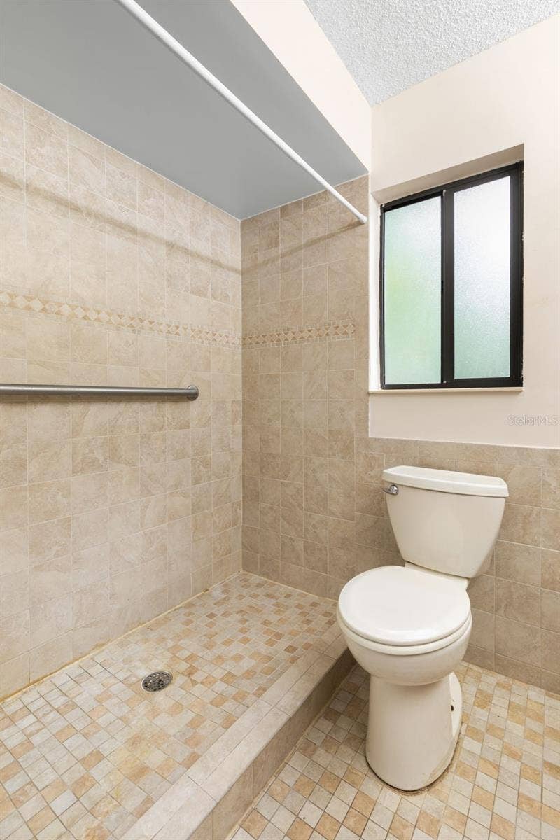 18 WINDERMERE PLACE, Palm Coast, FL 32164 18 WINDERMERE PLACE, Palm Coast, FL 32164