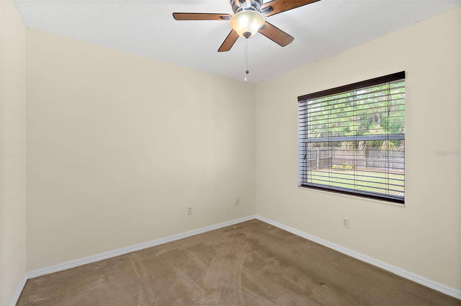 16 SLUMBER MEADOW TRAIL, Palm Coast, FL 32164 16 SLUMBER MEADOW TRAIL, Palm Coast, FL 32164