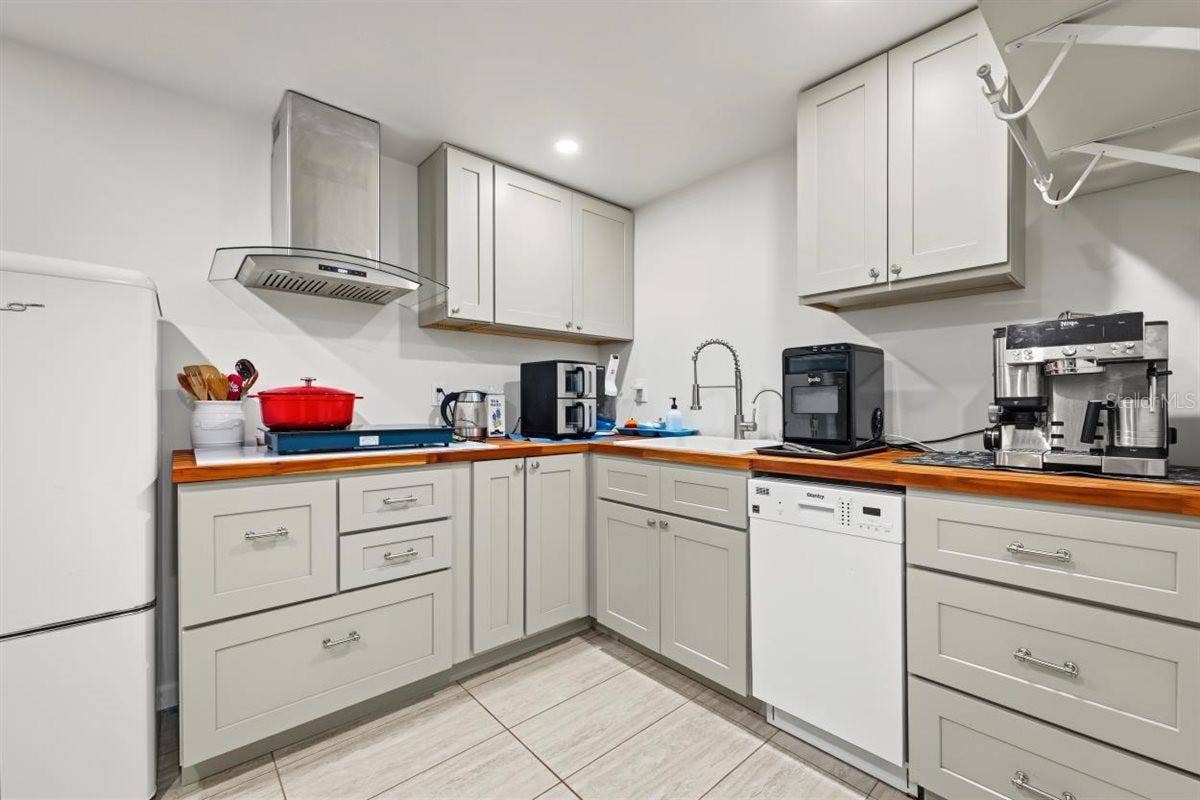 17 RIVER RIDGE TRAIL, Ormond Beach, FL 32174 In Law Suite