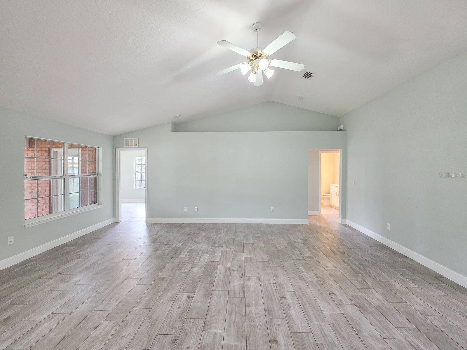 4 LLOWICK COURT, Palm Coast, FL 32164 4 LLOWICK COURT, Palm Coast, FL 32164