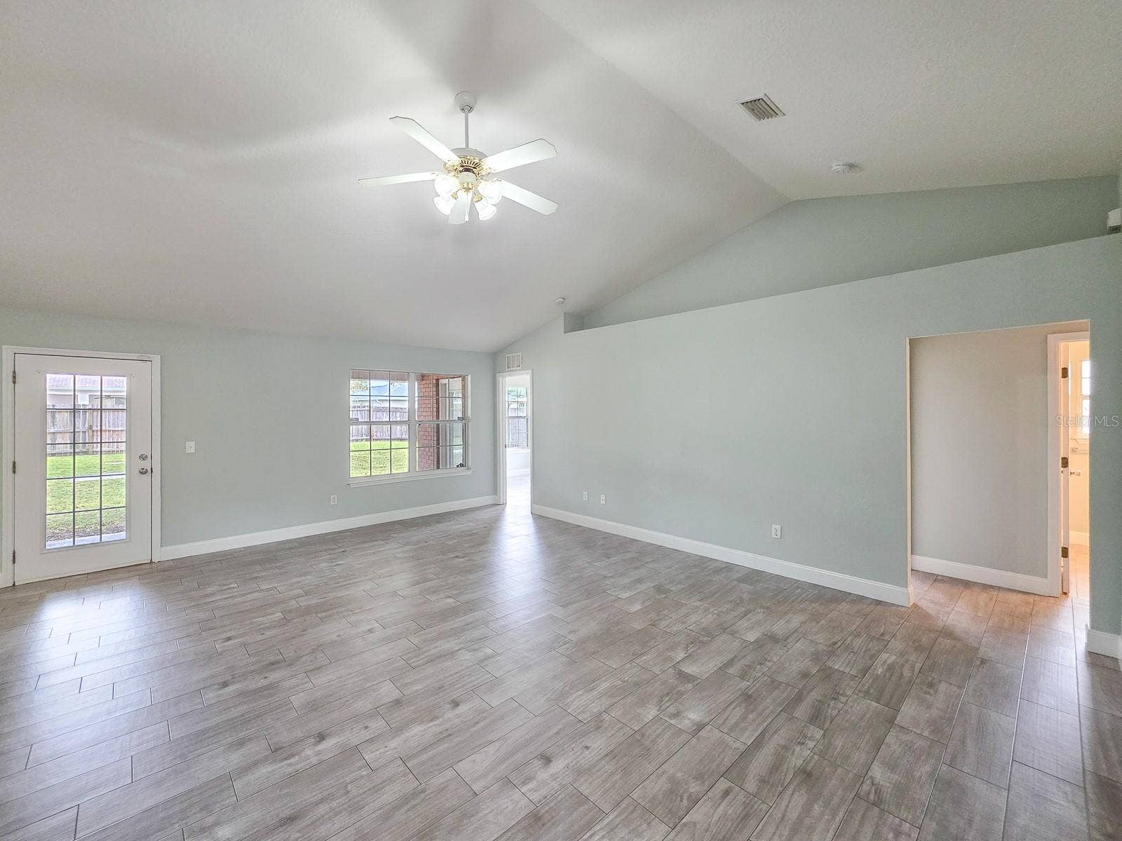 4 LLOWICK COURT, Palm Coast, FL 32164 4 LLOWICK COURT, Palm Coast, FL 32164