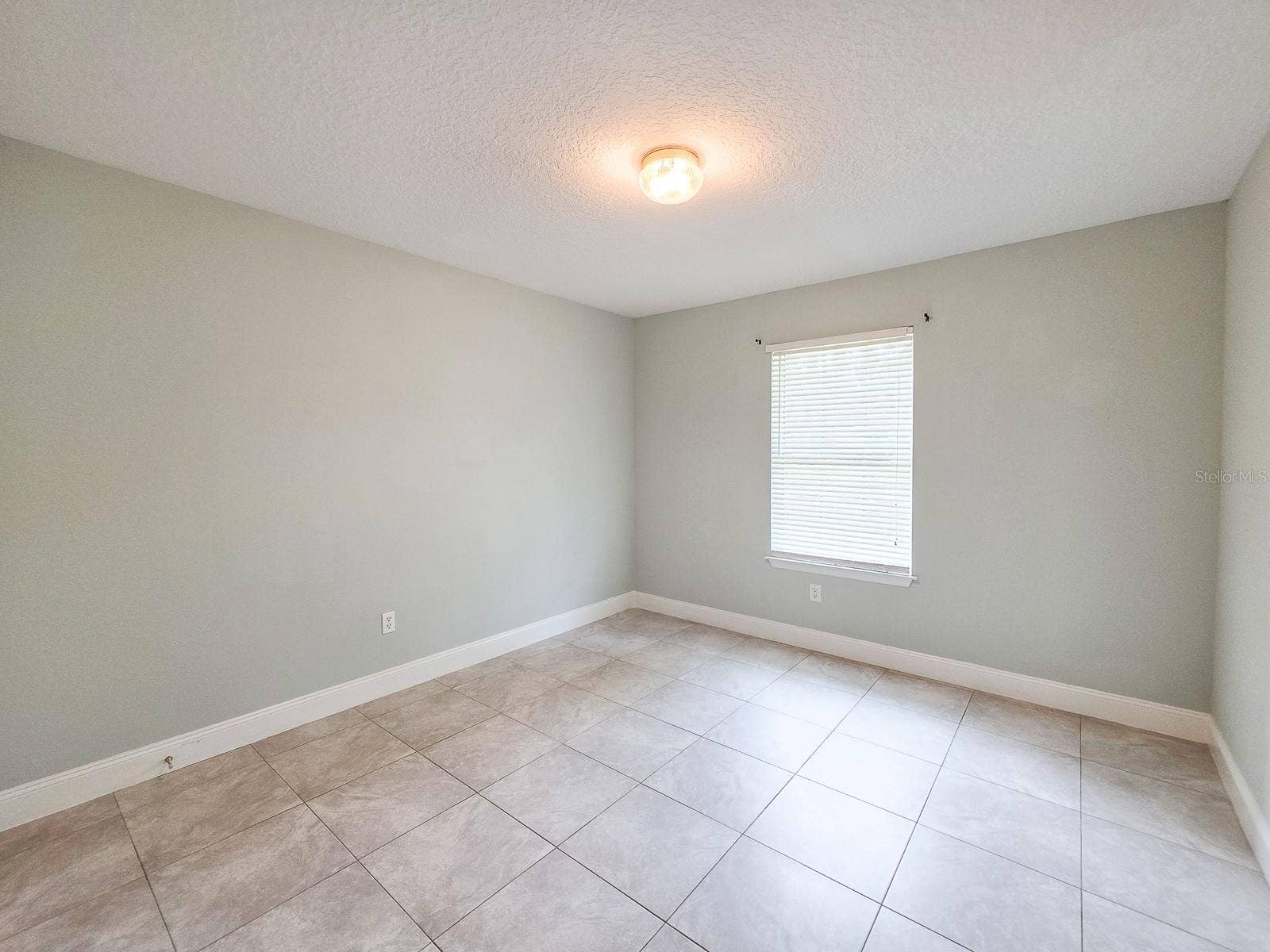 4 LLOWICK COURT, Palm Coast, FL 32164 4 LLOWICK COURT, Palm Coast, FL 32164