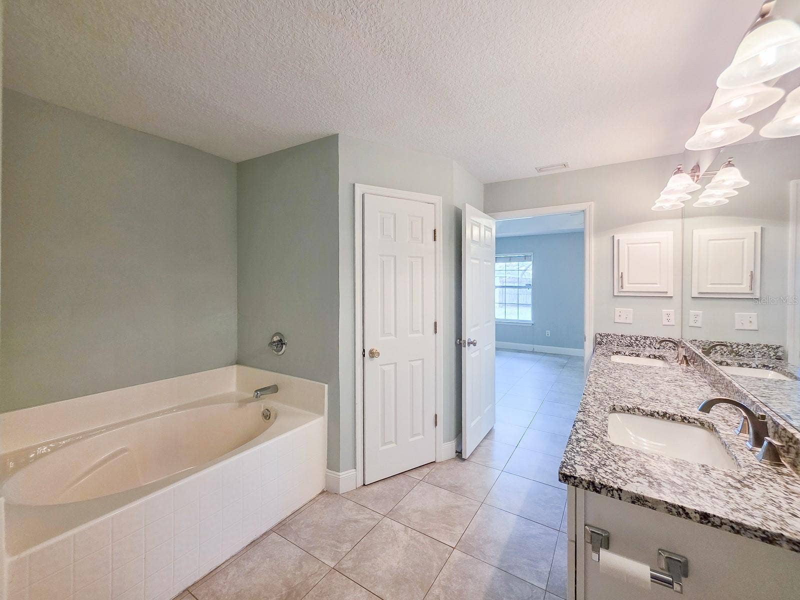 4 LLOWICK COURT, Palm Coast, FL 32164 4 LLOWICK COURT, Palm Coast, FL 32164
