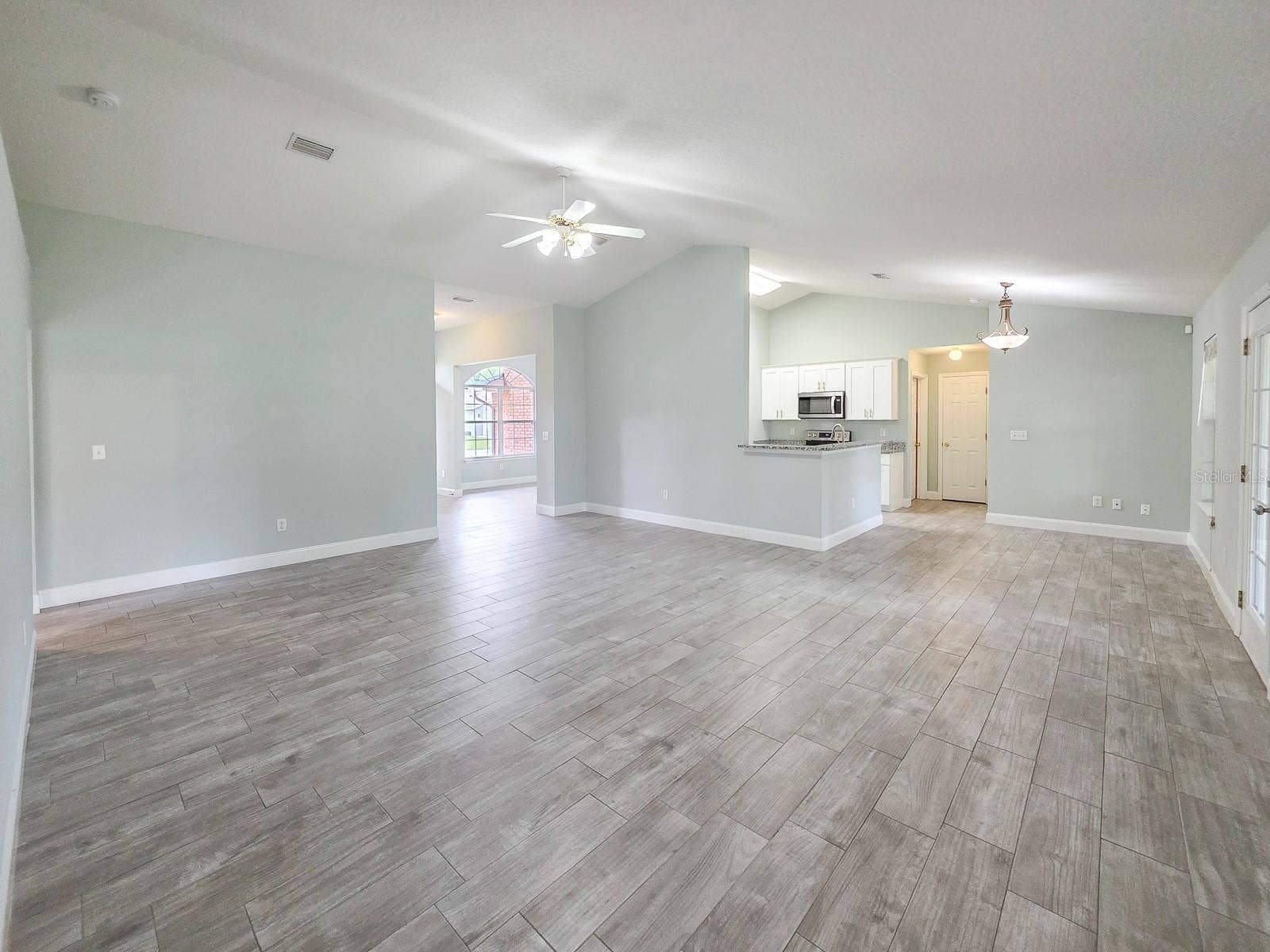 4 LLOWICK COURT, Palm Coast, FL 32164 Great room and breakfast area