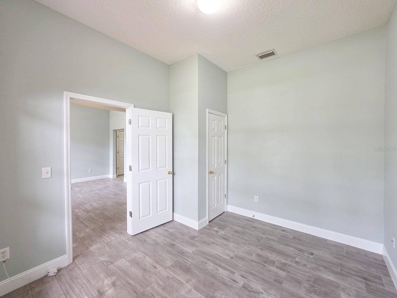 4 LLOWICK COURT, Palm Coast, FL 32164 4 LLOWICK COURT, Palm Coast, FL 32164