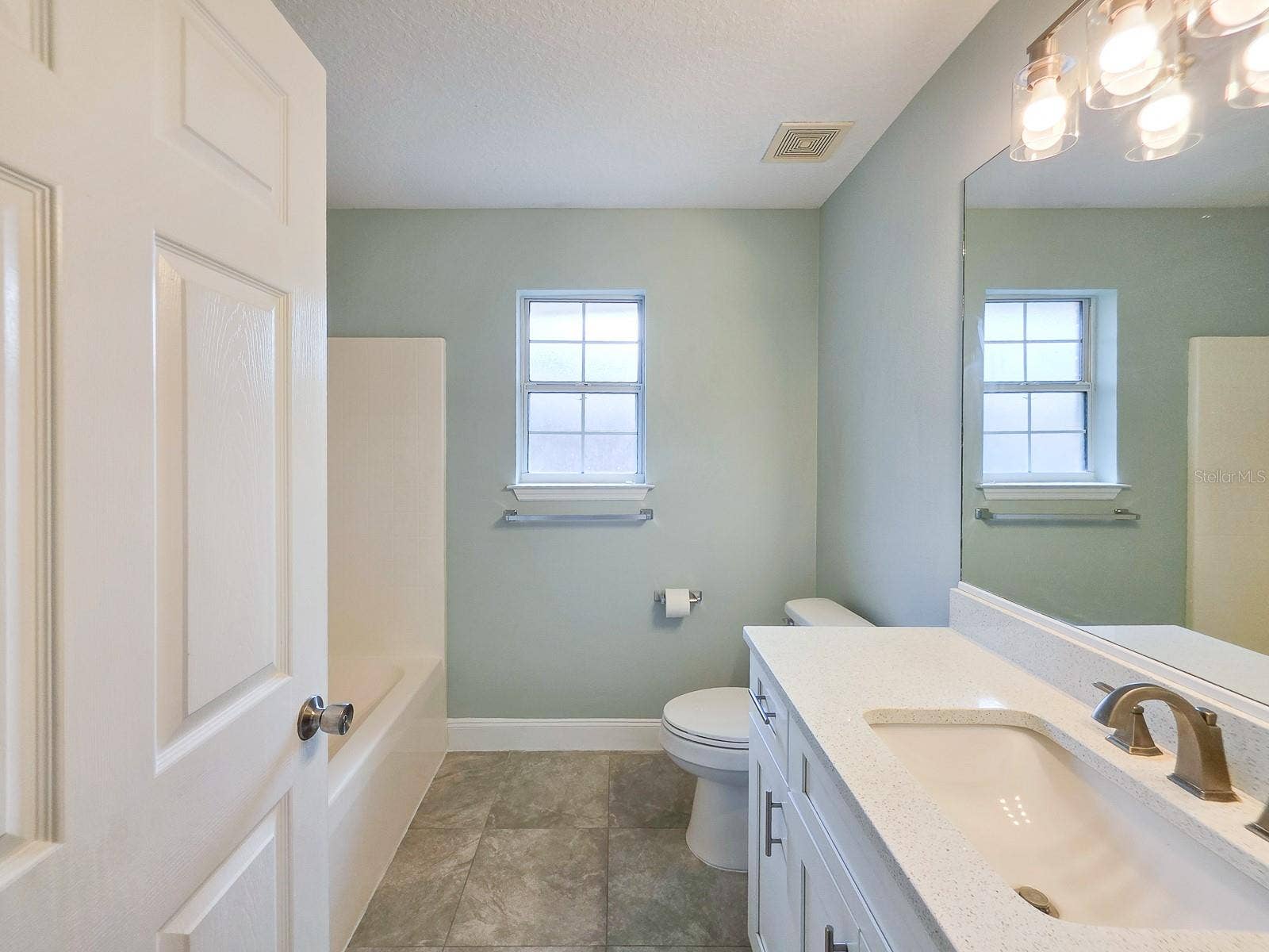 4 LLOWICK COURT, Palm Coast, FL 32164 4 LLOWICK COURT, Palm Coast, FL 32164
