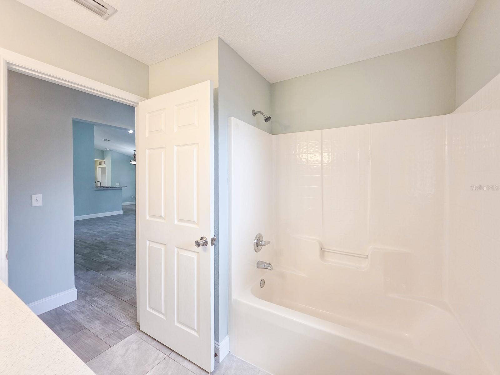 4 LLOWICK COURT, Palm Coast, FL 32164 4 LLOWICK COURT, Palm Coast, FL 32164