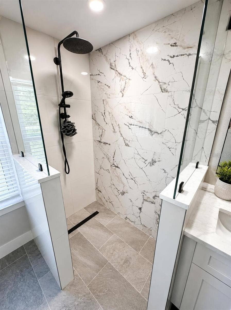14 LAMOYNE LANE, Palm Coast, FL 32137 primary bathroom