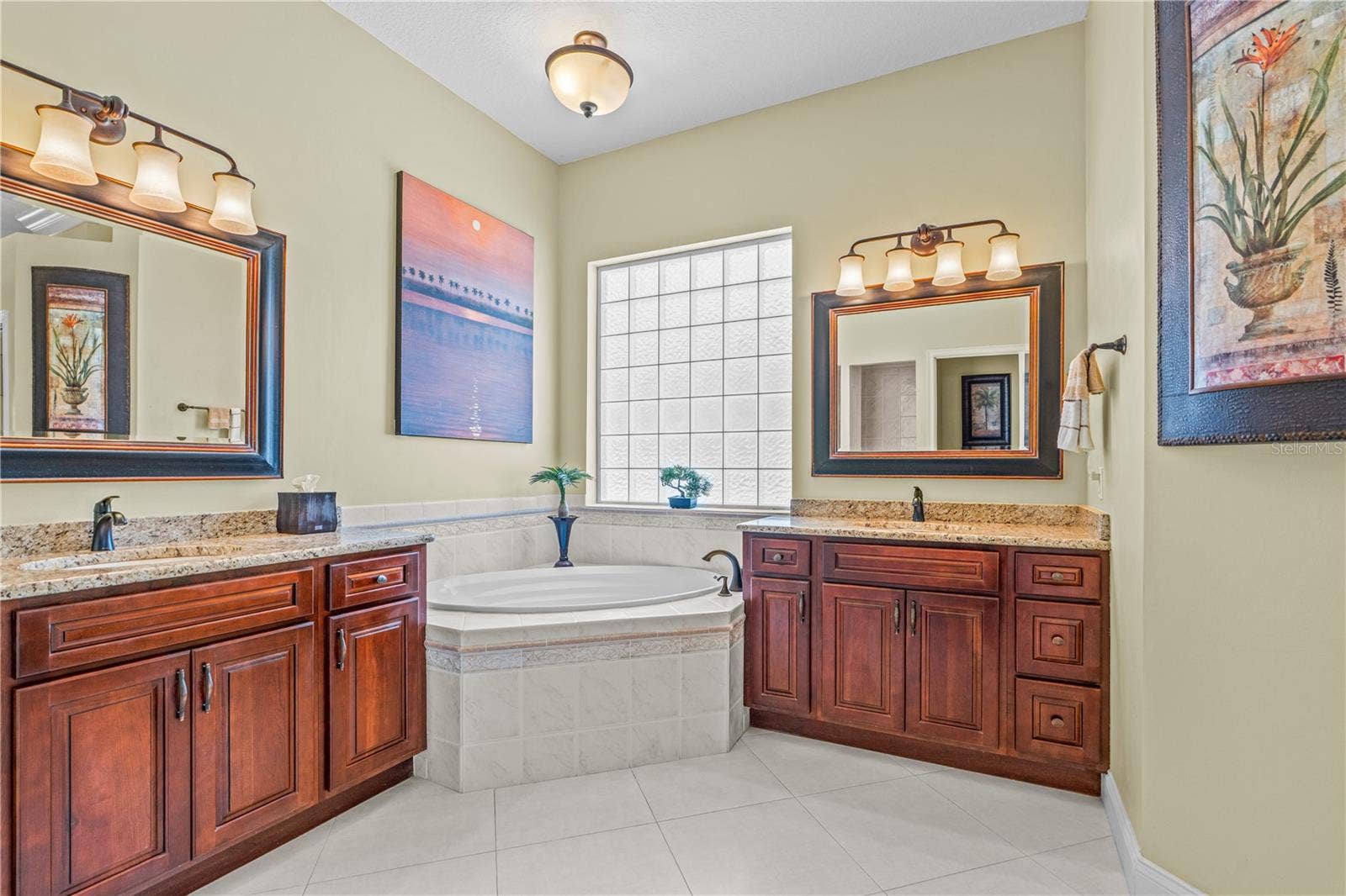 19 LAKECLIFF DRIVE, Ormond Beach, FL 32174 19 LAKECLIFF DRIVE, Ormond Beach, FL 32174