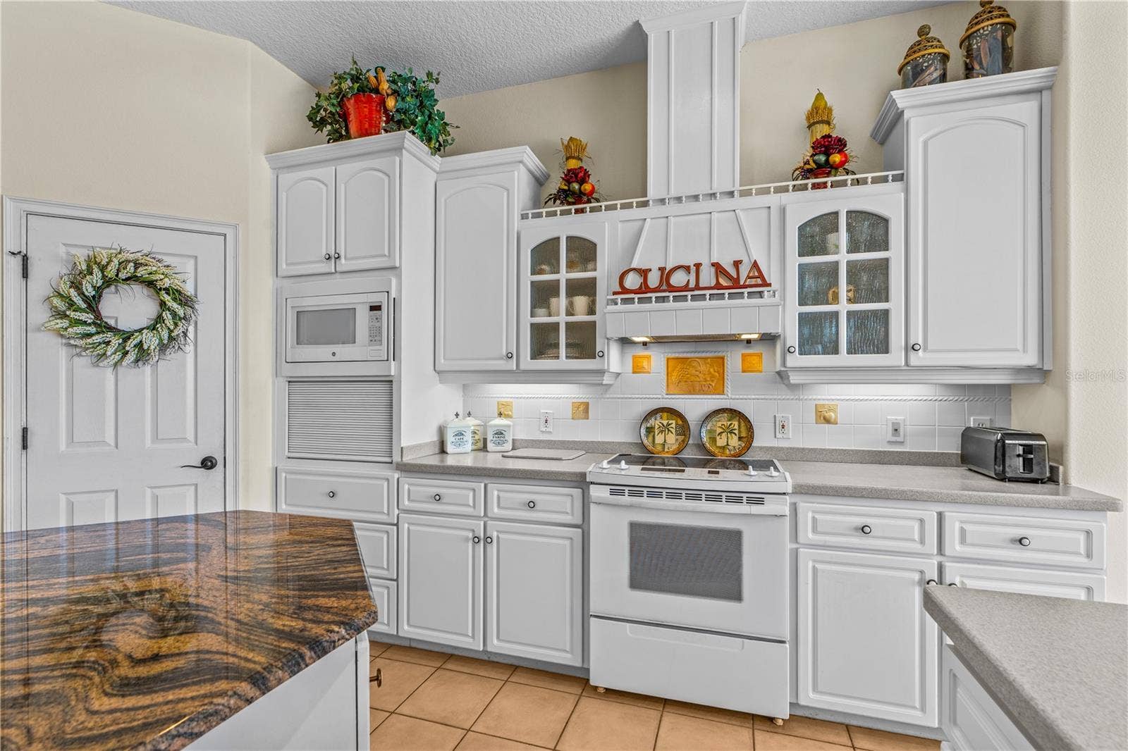 19 LAKECLIFF DRIVE, Ormond Beach, FL 32174 19 LAKECLIFF DRIVE, Ormond Beach, FL 32174