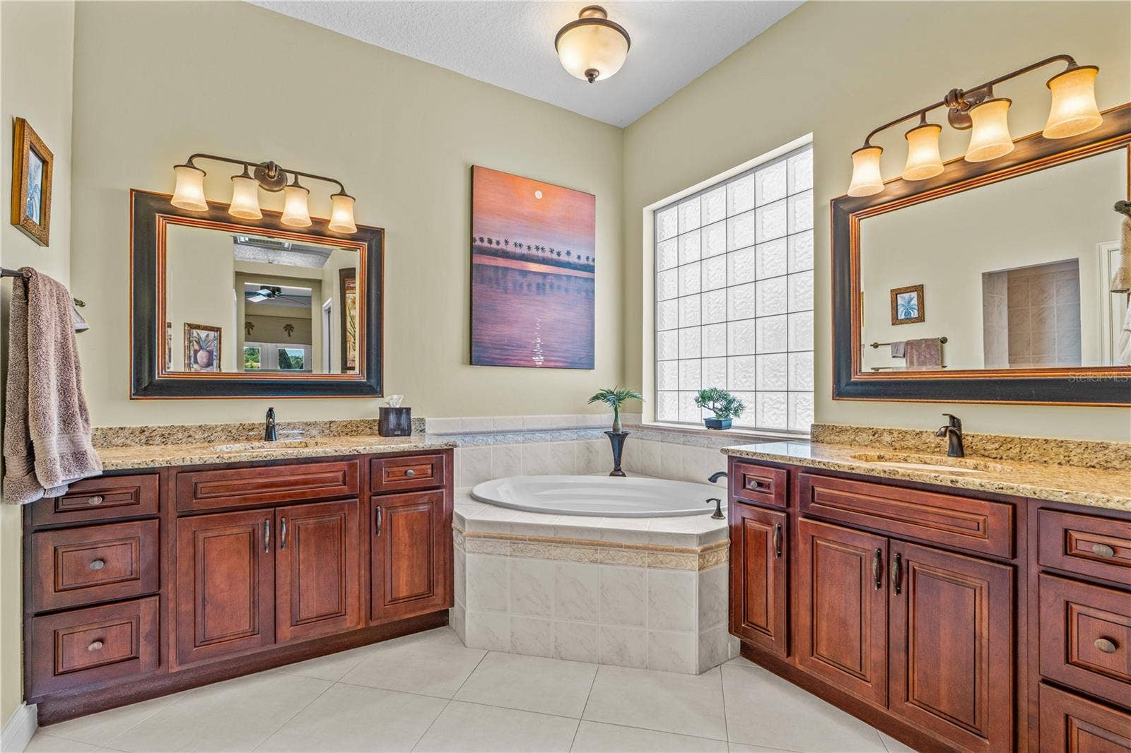 19 LAKECLIFF DRIVE, Ormond Beach, FL 32174 19 LAKECLIFF DRIVE, Ormond Beach, FL 32174