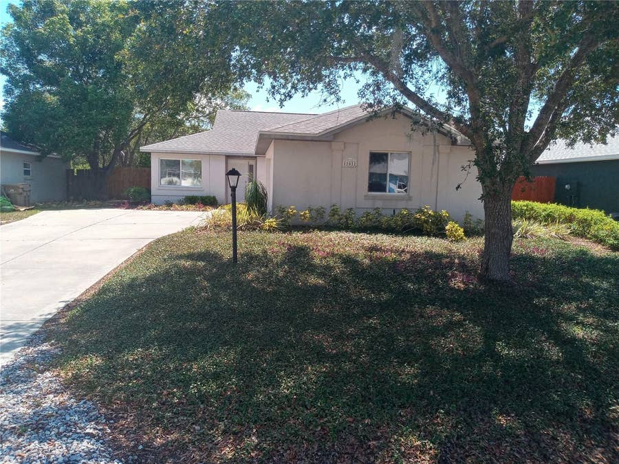 Property photo for 11611 LAKE DRIVE, Leesburg, FL