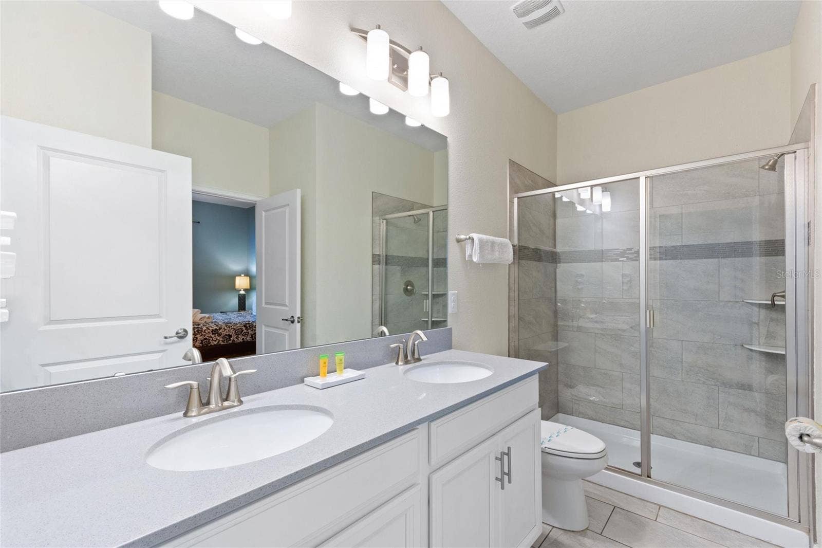 1524 FLANGE DRIVE, Davenport, FL 33896 En-suit bath