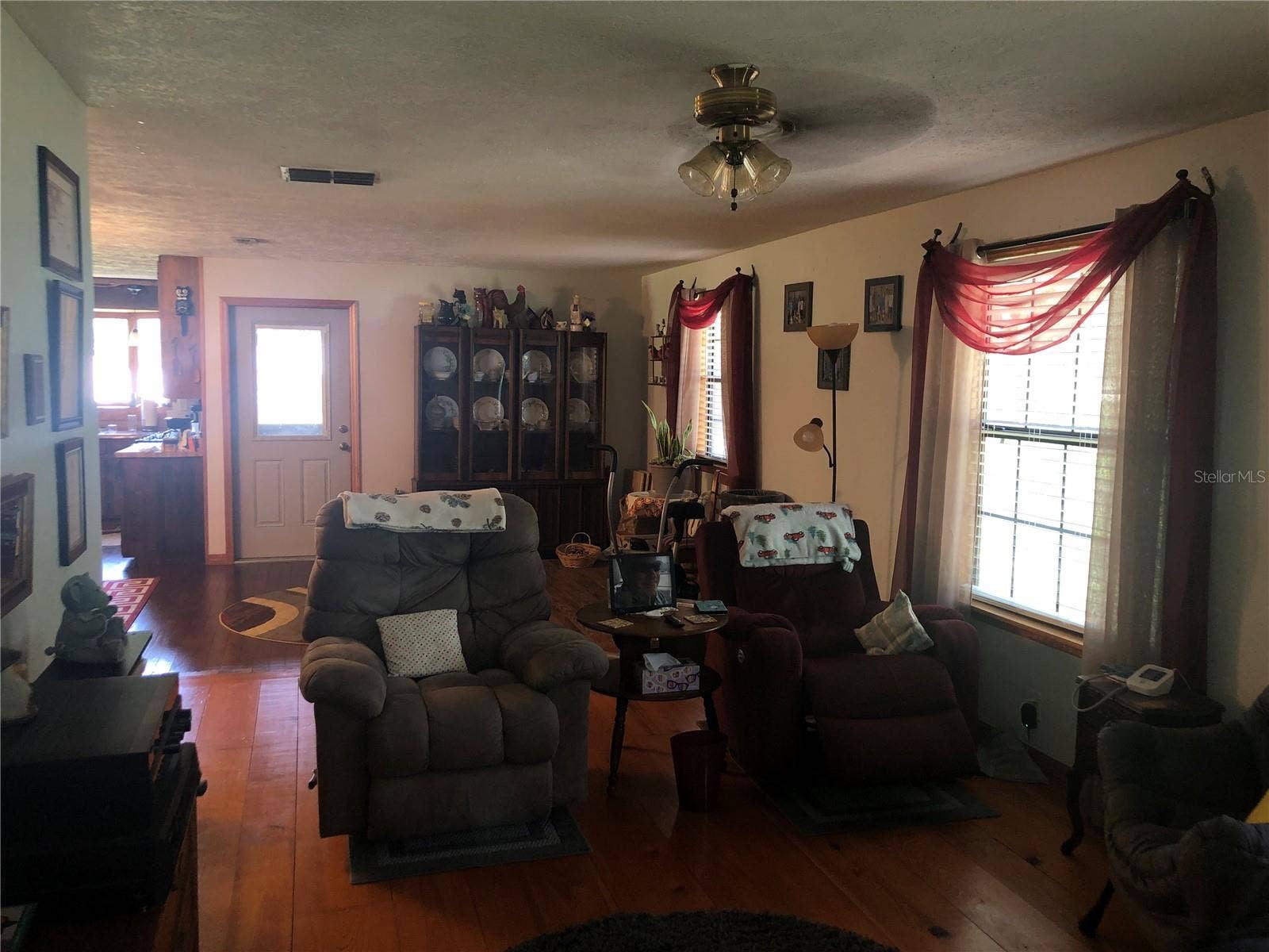 136 S COMMERCIAL STREET, Coleman, FL 33521 136 S COMMERCIAL STREET, Coleman, FL 33521
