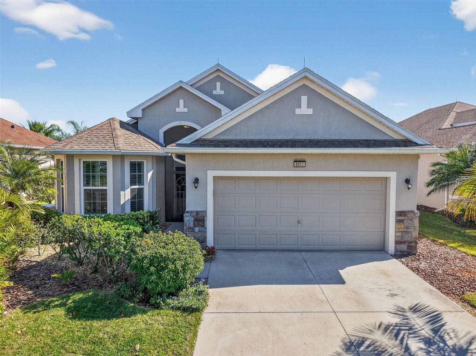 8852 BRIDGEPORT BAY CIRCLE, Mount Dora, FL 32757 Welcome Home to 8852 Bridgeport Bay Circle