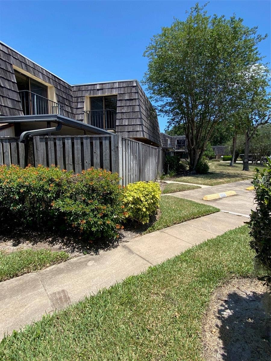 Property photo for 1004 ROYAL OAK BOULEVARD, Leesburg, FL
