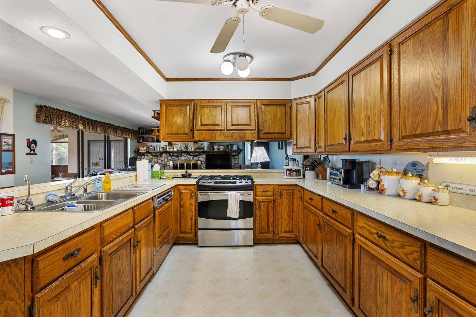 8822 WINTER GARDEN VINELAND ROAD, Orlando, FL 32836 8822 WINTER GARDEN VINELAND ROAD, Orlando, FL 32836