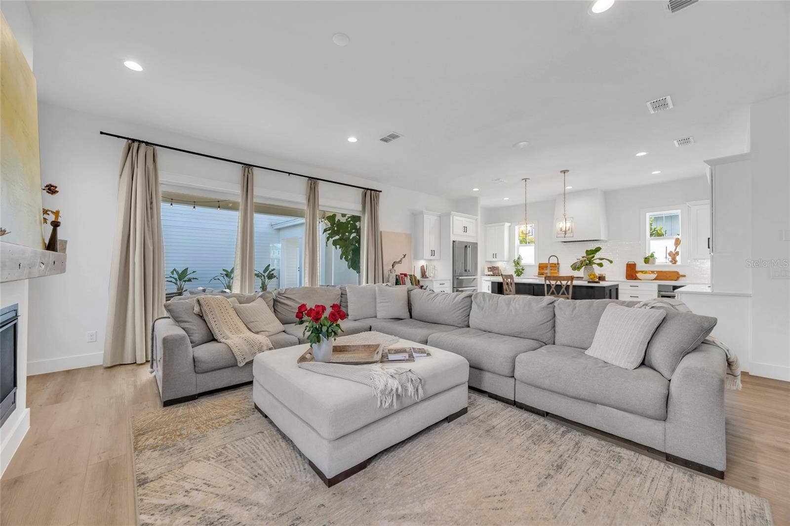 906 ALLENDALE LANE, Winter Garden, FL 34787 Living room