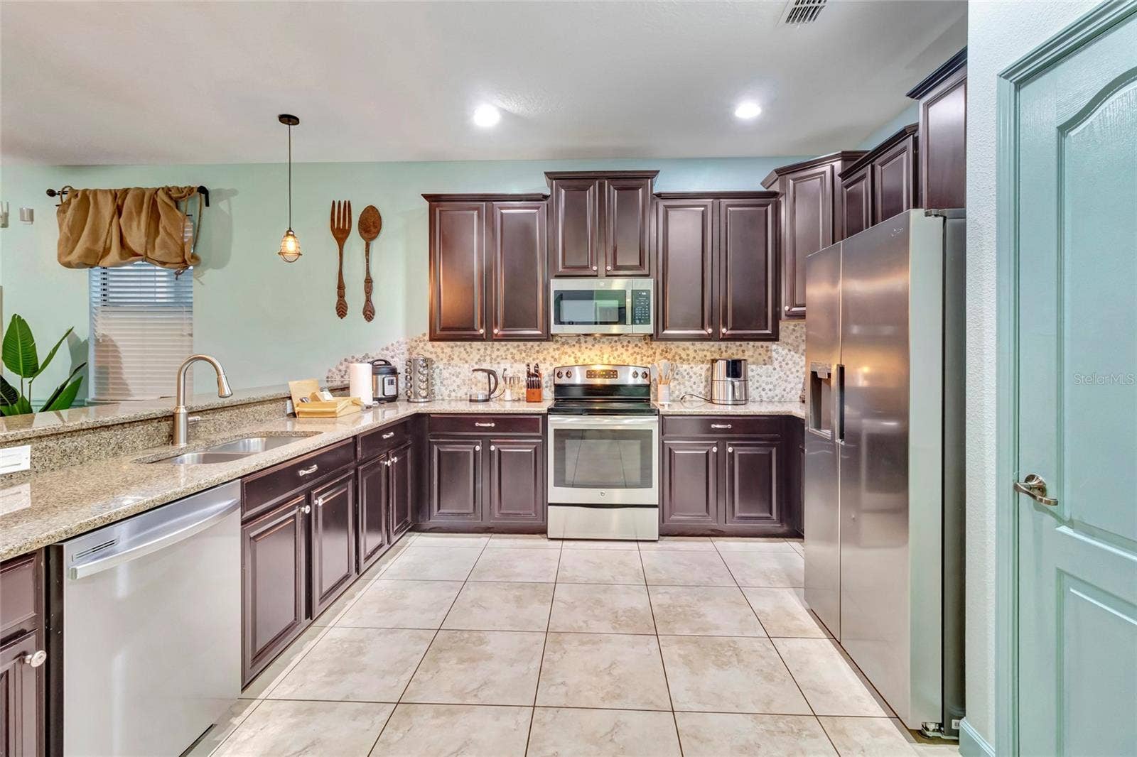 1424 WEXFORD WAY, Davenport, FL 33896 Kitchen