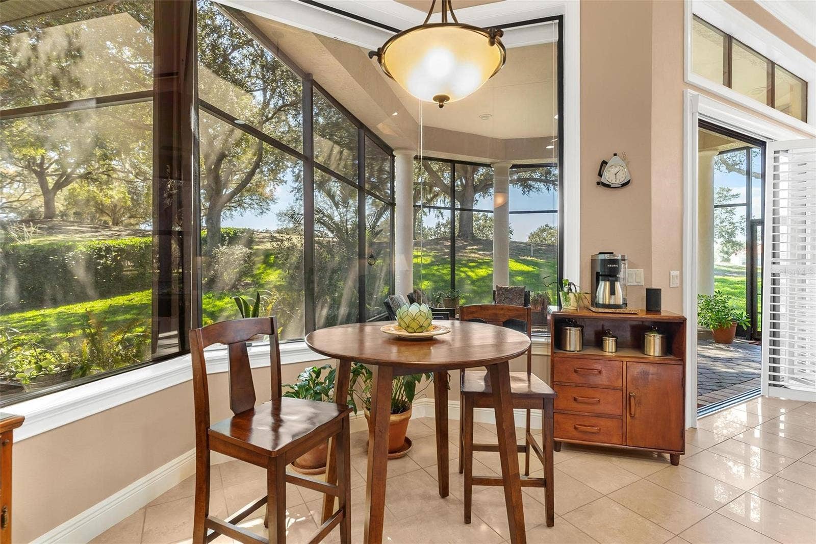 Morning Coffee is a delight in this breakfast area...