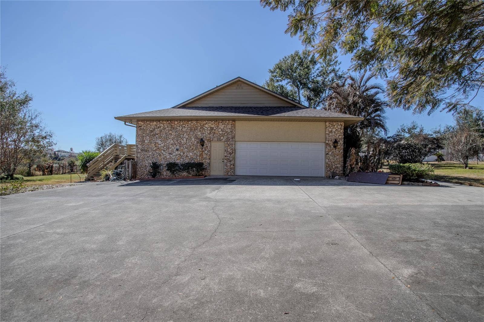 13 HERMOSA DRIVE, Eustis, FL 32726 13 HERMOSA DRIVE, Eustis, FL 32726