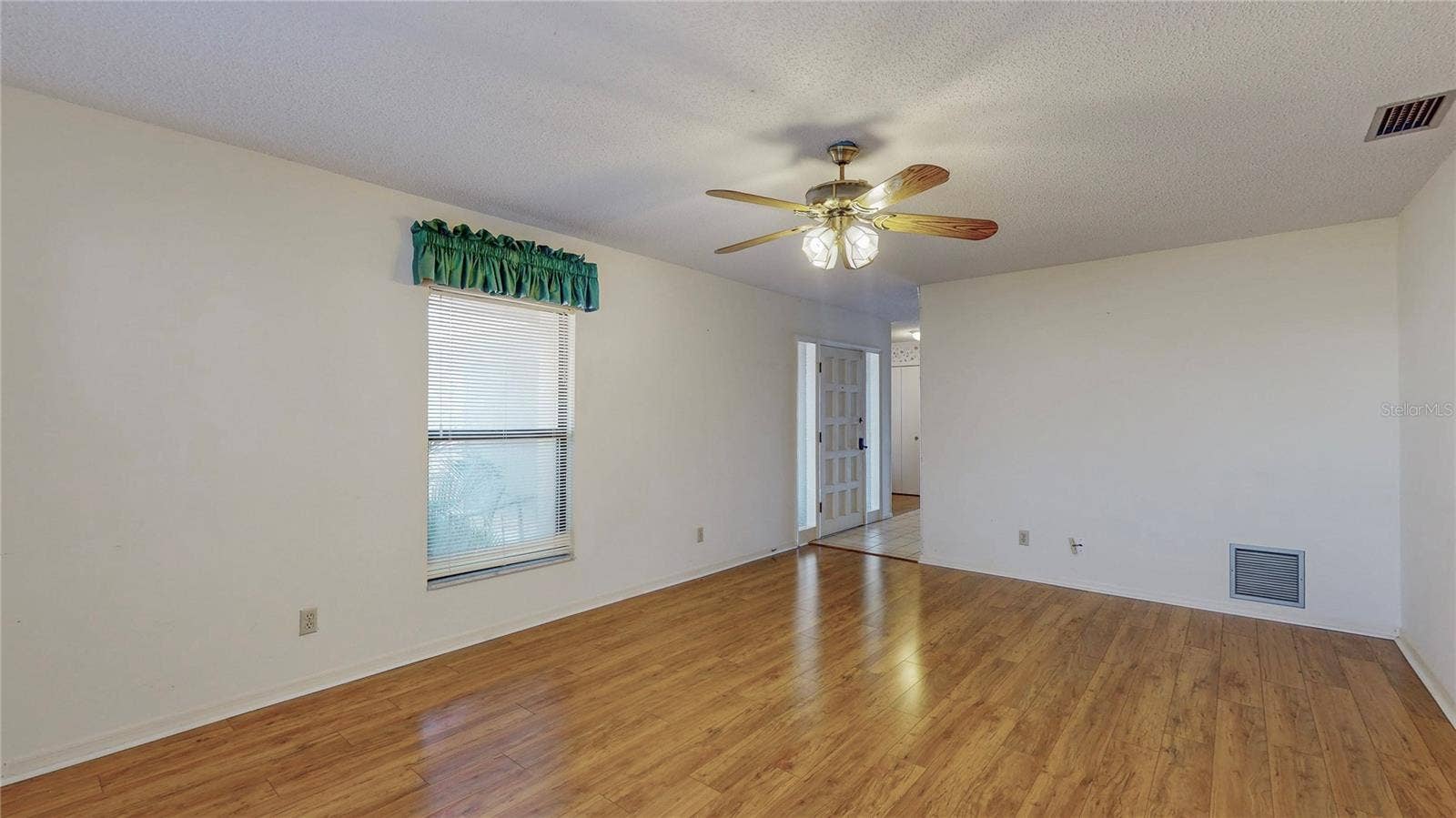 13 HERMOSA DRIVE, Eustis, FL 32726 Bonus room