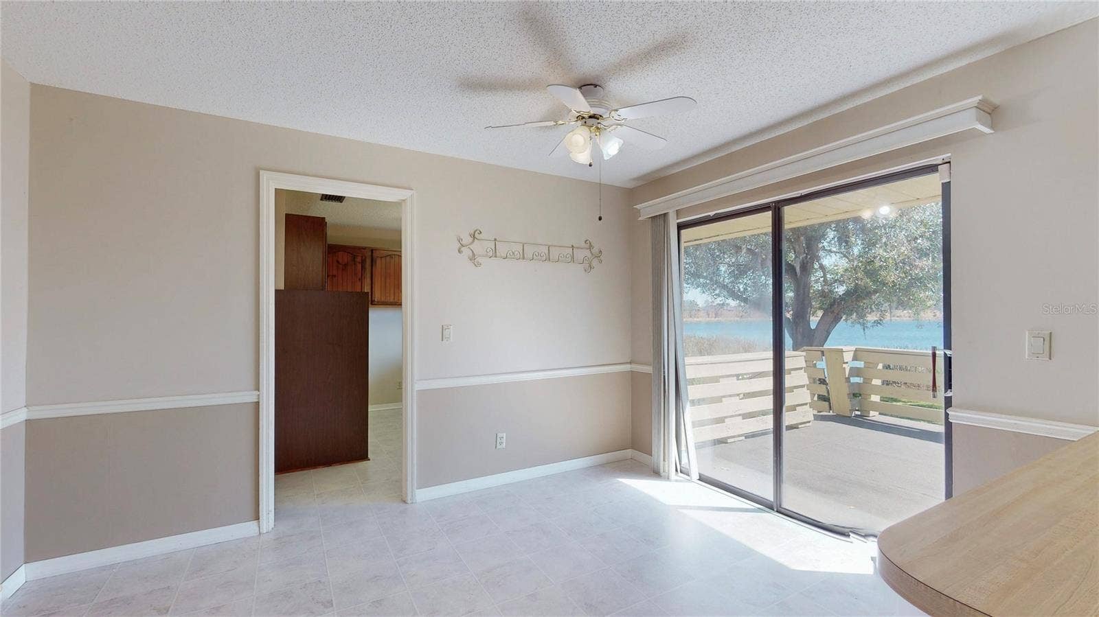 13 HERMOSA DRIVE, Eustis, FL 32726 Dinette