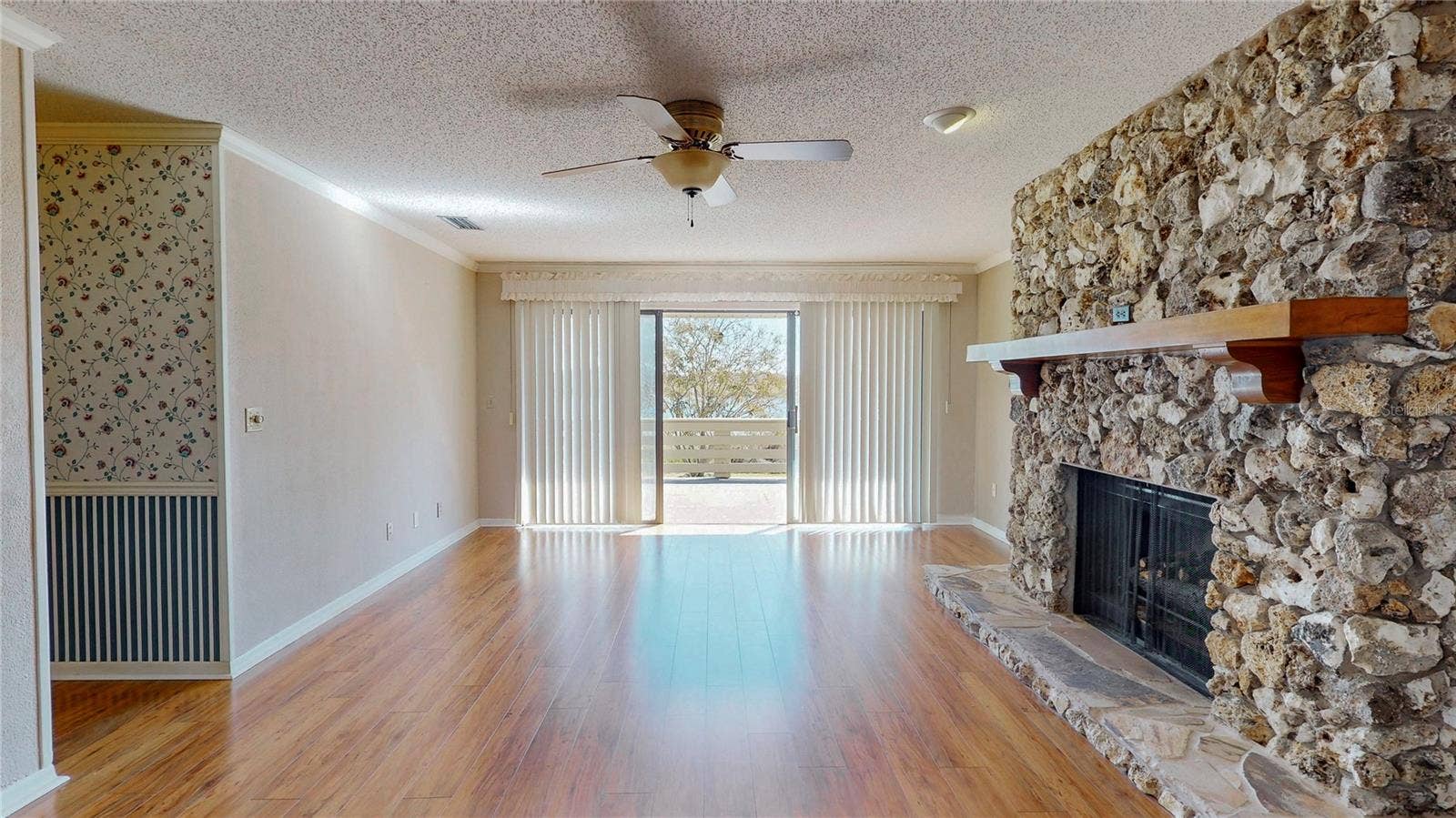 13 HERMOSA DRIVE, Eustis, FL 32726 13 HERMOSA DRIVE, Eustis, FL 32726