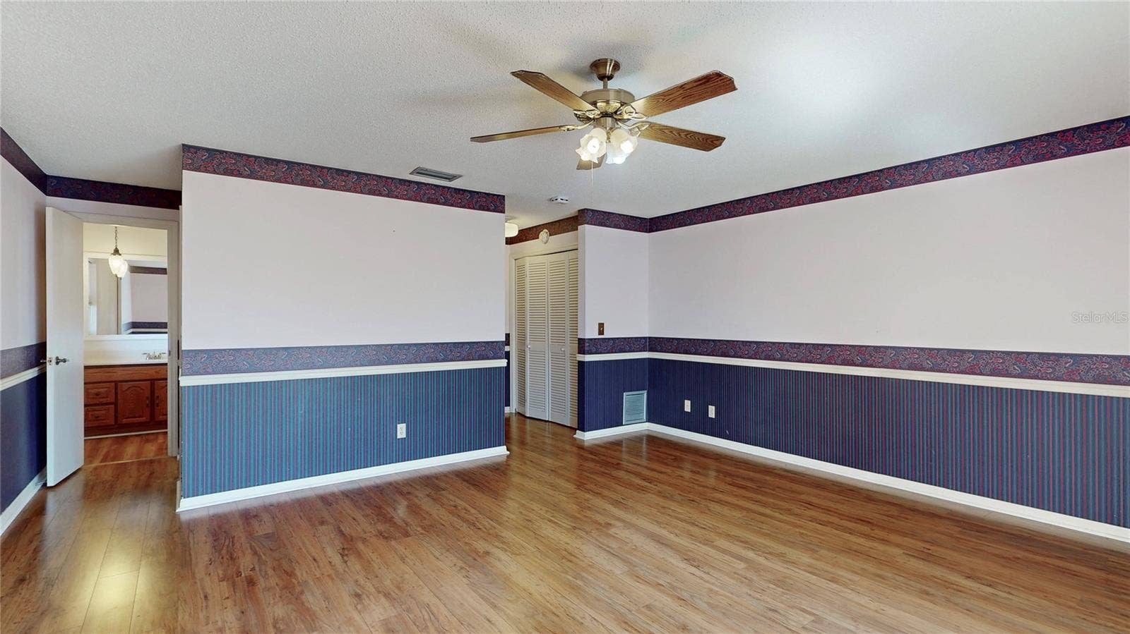 13 HERMOSA DRIVE, Eustis, FL 32726 13 HERMOSA DRIVE, Eustis, FL 32726