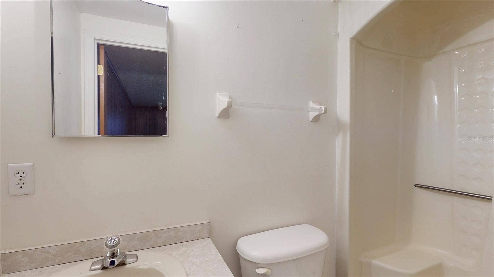 13 HERMOSA DRIVE, Eustis, FL 32726 Bathroom off garage