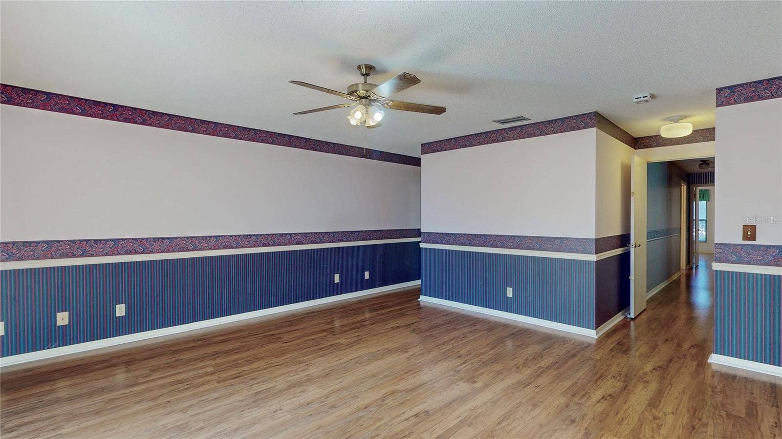 13 HERMOSA DRIVE, Eustis, FL 32726 13 HERMOSA DRIVE, Eustis, FL 32726