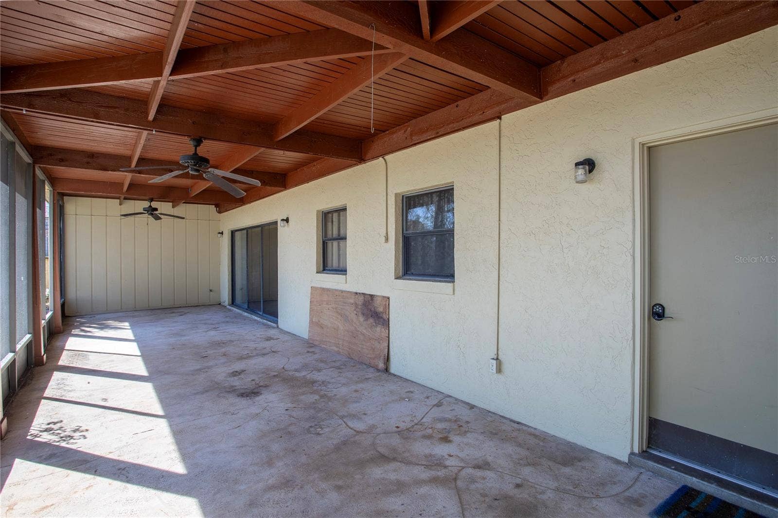 13 HERMOSA DRIVE, Eustis, FL 32726 Lower back screened porch