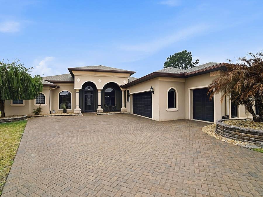 Property photo for 38701 OAK PLACE COURT, Lady Lake, FL
