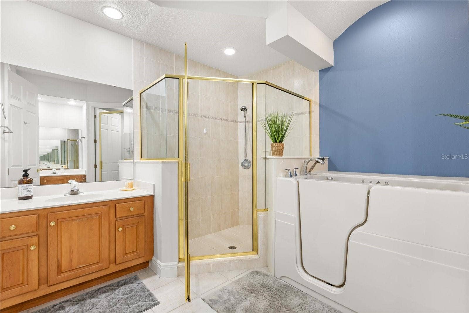 102 CAMINO REAL BOULEVARD, #102, Howey In The Hills, FL 34737 Primary Bath
