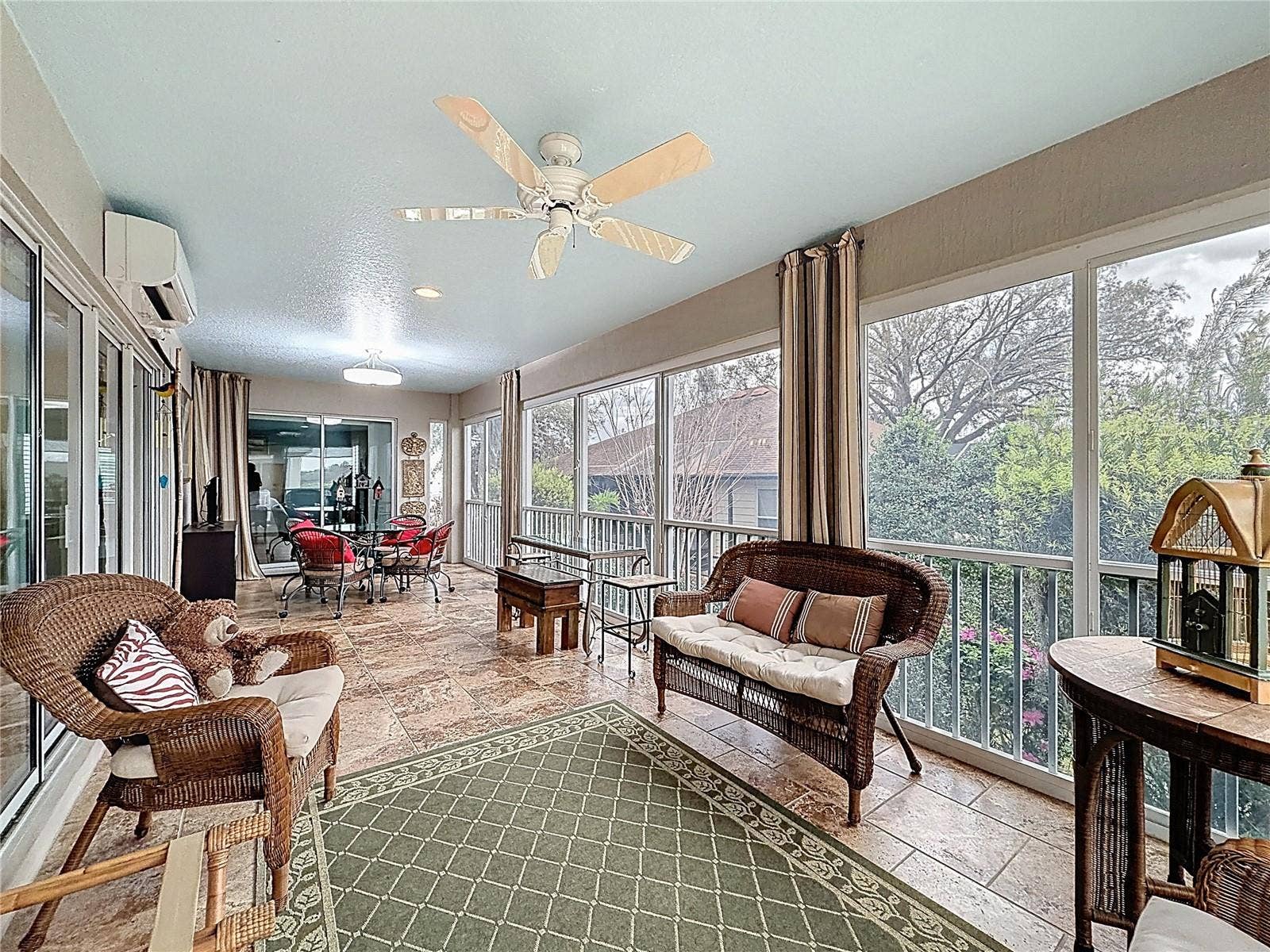 2679 LANTANA AVENUE, The Villages, FL 32162 Glass enclosed Lanai