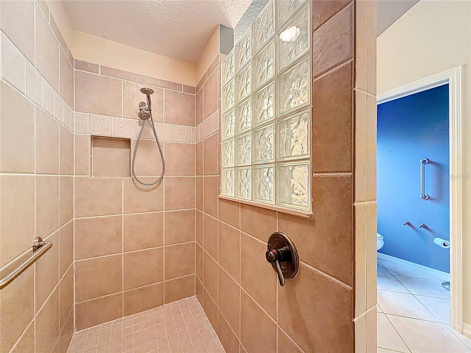 2679 LANTANA AVENUE, The Villages, FL 32162 2679 LANTANA AVENUE, The Villages, FL 32162
