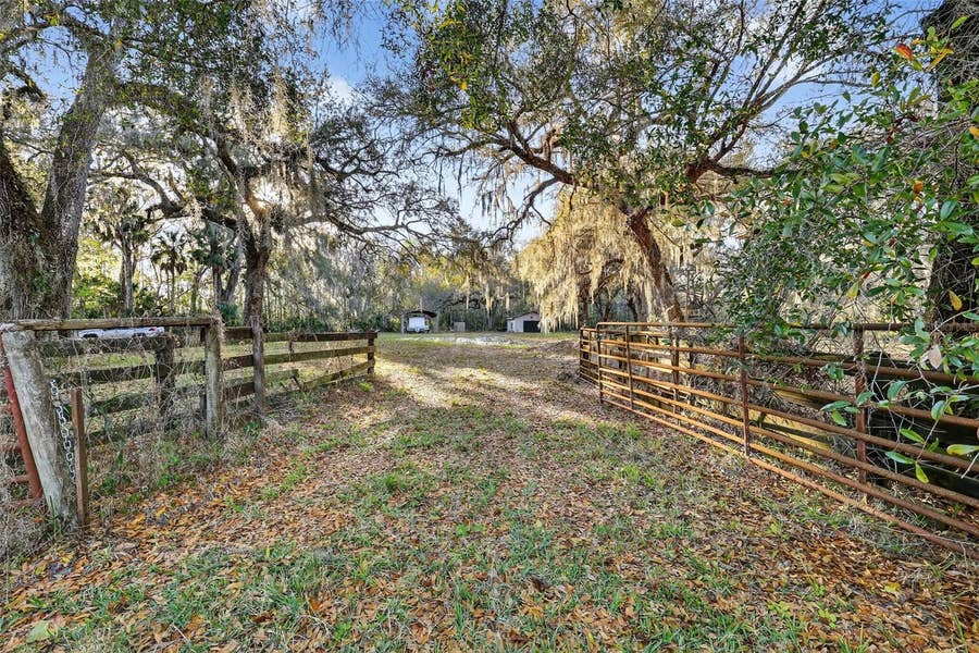 Property photo for 1721 COUNTY ROAD 25A, Leesburg, FL