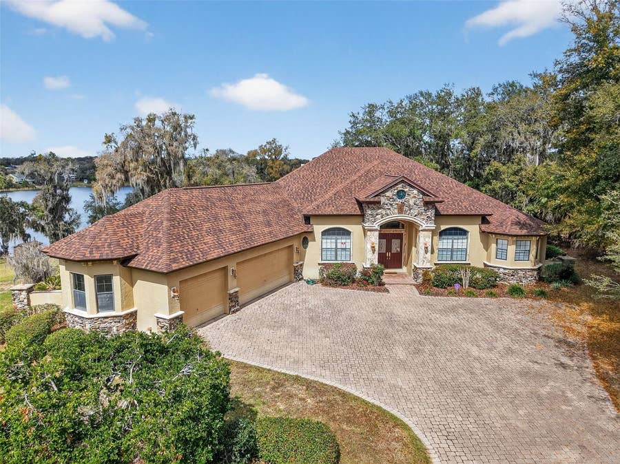 Property photo for 2007 COUNTRY CLUB DRIVE, Eustis, FL