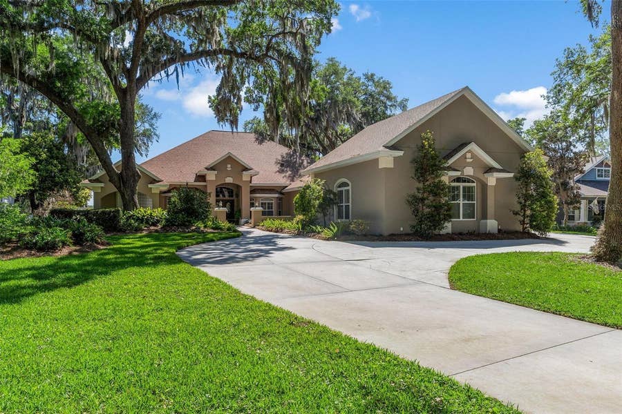 Property photo for 926 HAWK LANDING, Fruitland Park, FL