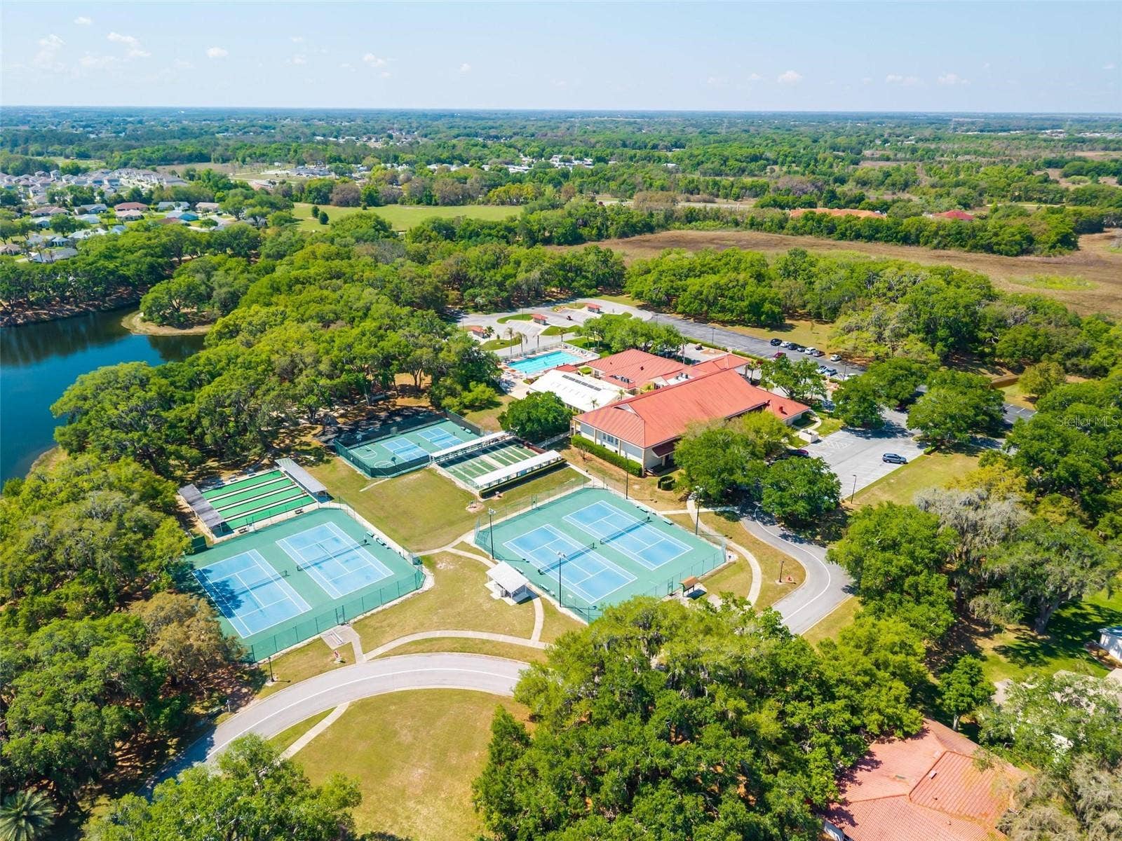 26627 RACQUET CIRCLE, Leesburg, FL 34748