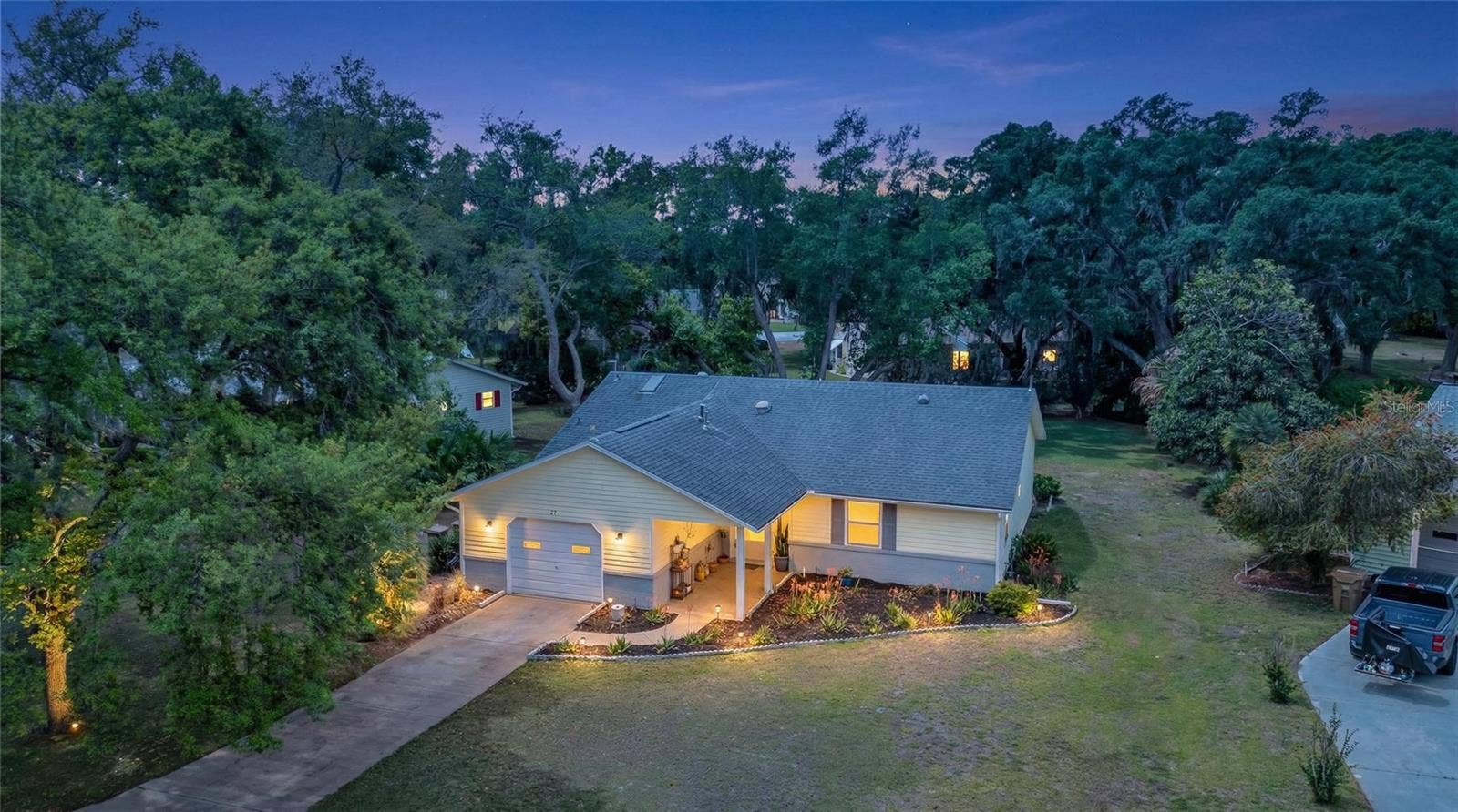 27 GORDON COURT, Leesburg, FL 34788 Larger lot for the community