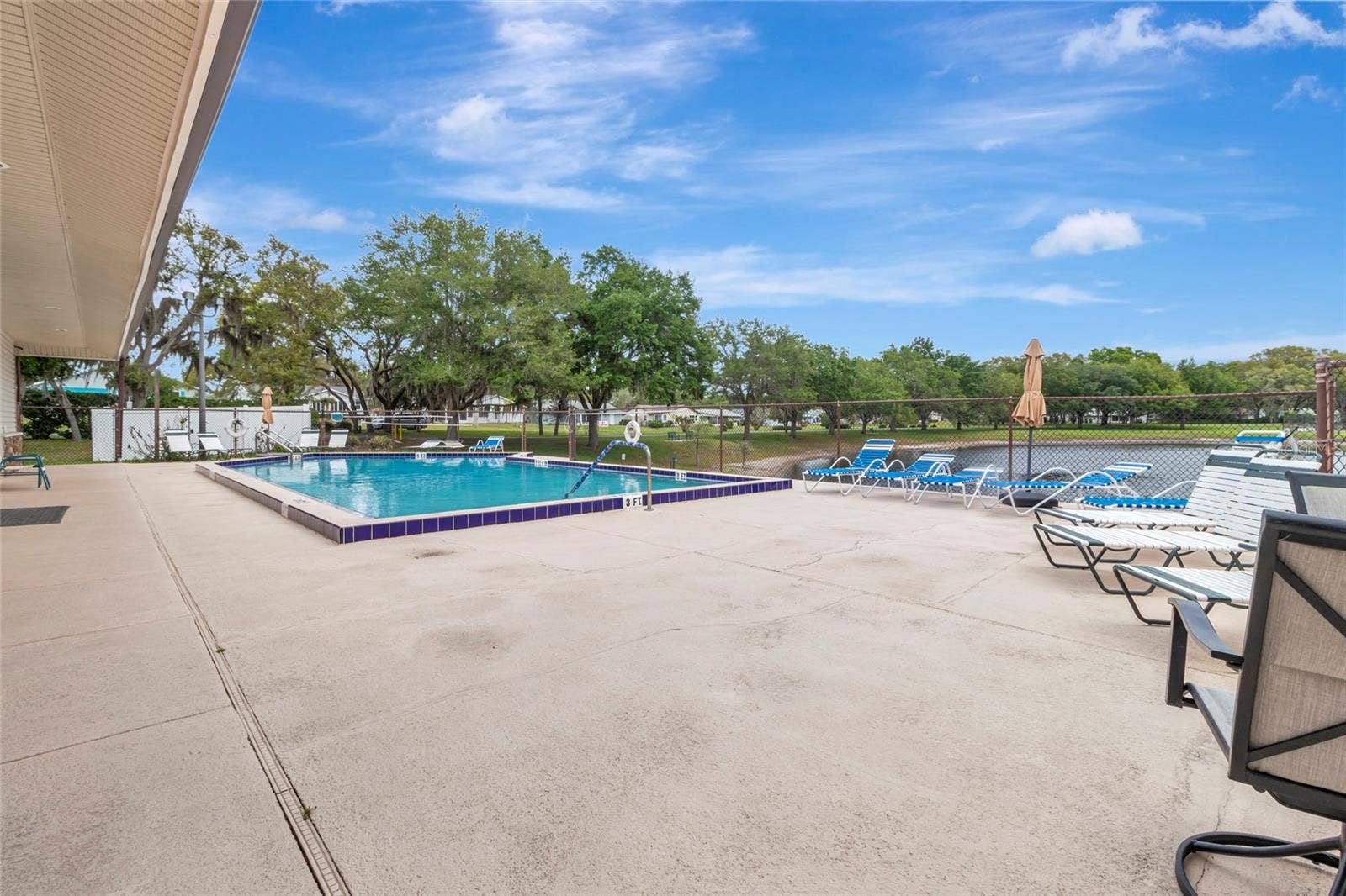 27 GORDON COURT, Leesburg, FL 34788 Sun Deck
