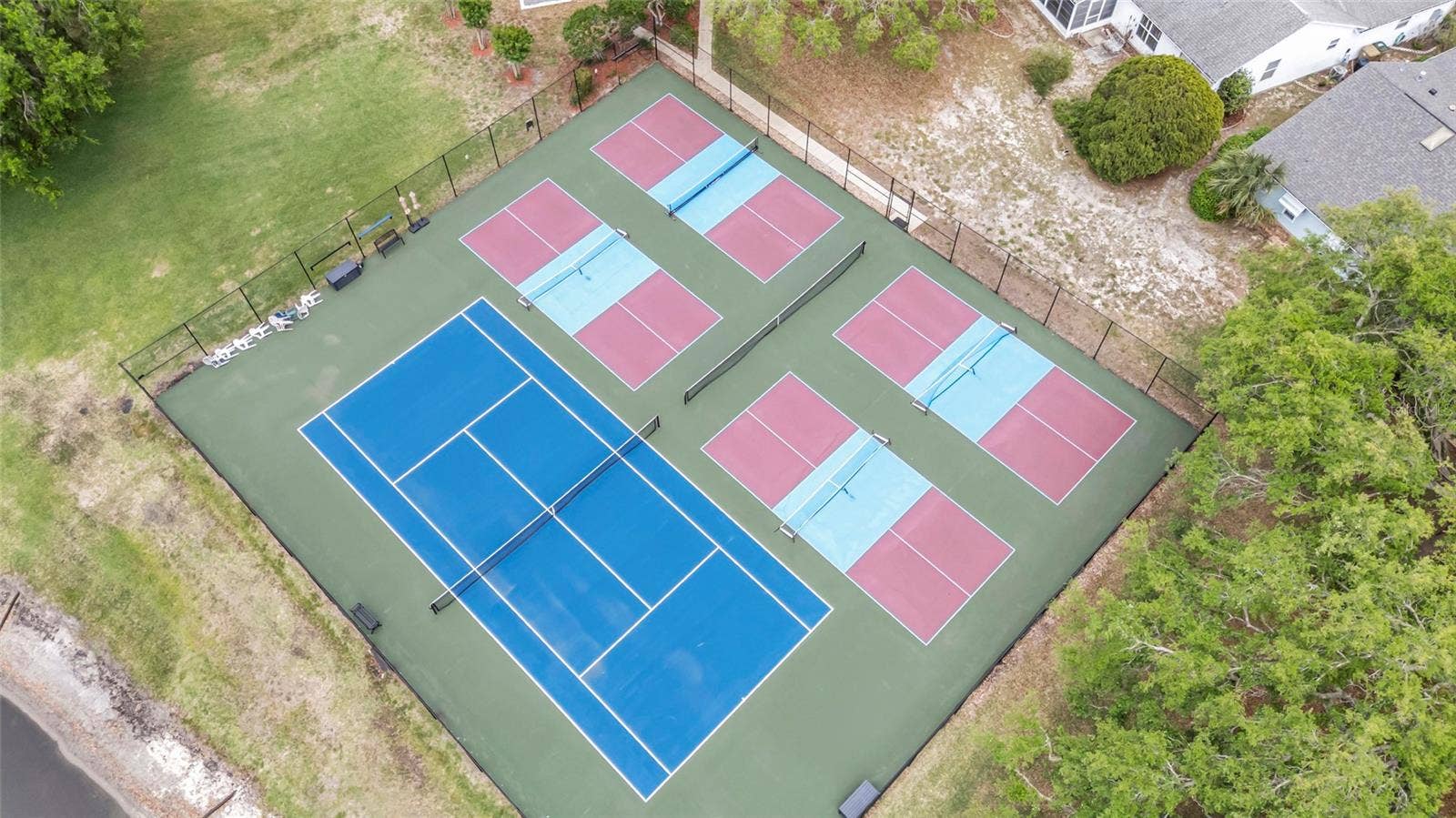 27 GORDON COURT, Leesburg, FL 34788 Community Pickle ball and Tennis Courts