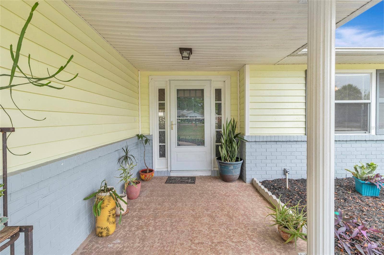 27 GORDON COURT, Leesburg, FL 34788 Front entrance