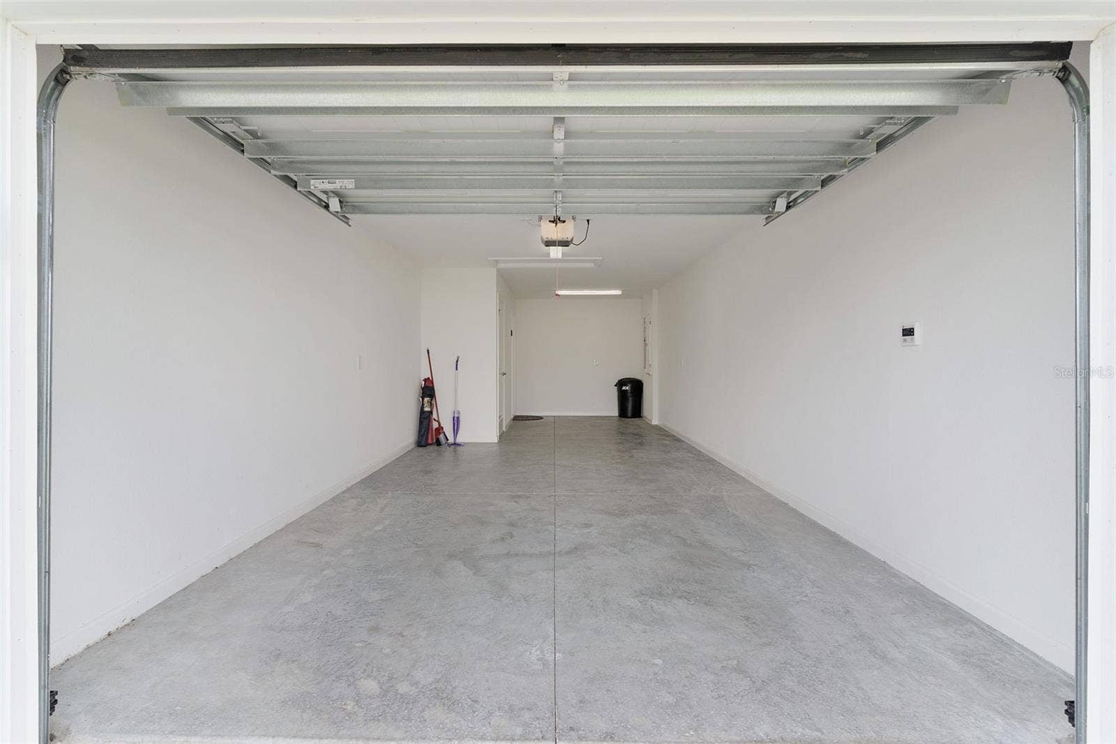 1926 HUX COURT, The Villages, FL 34762 1926 HUX COURT, The Villages, FL 34762