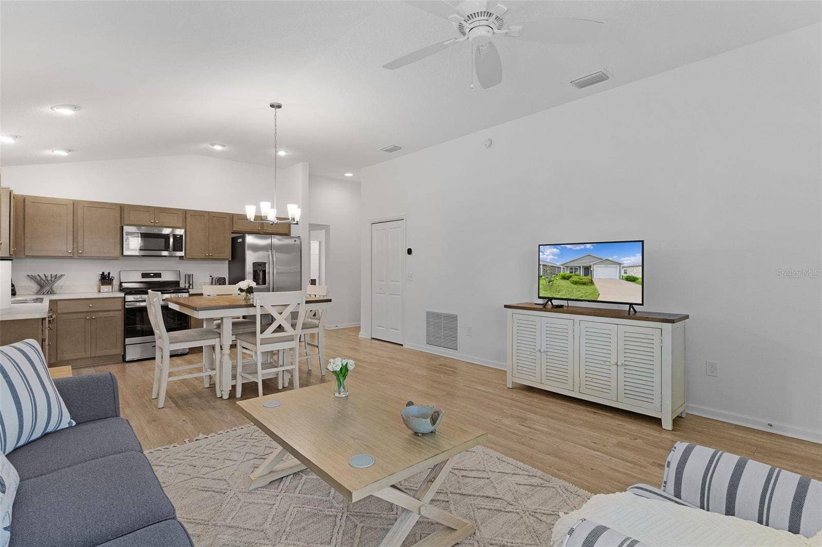 1926 HUX COURT, The Villages, FL 34762 1926 HUX COURT, The Villages, FL 34762