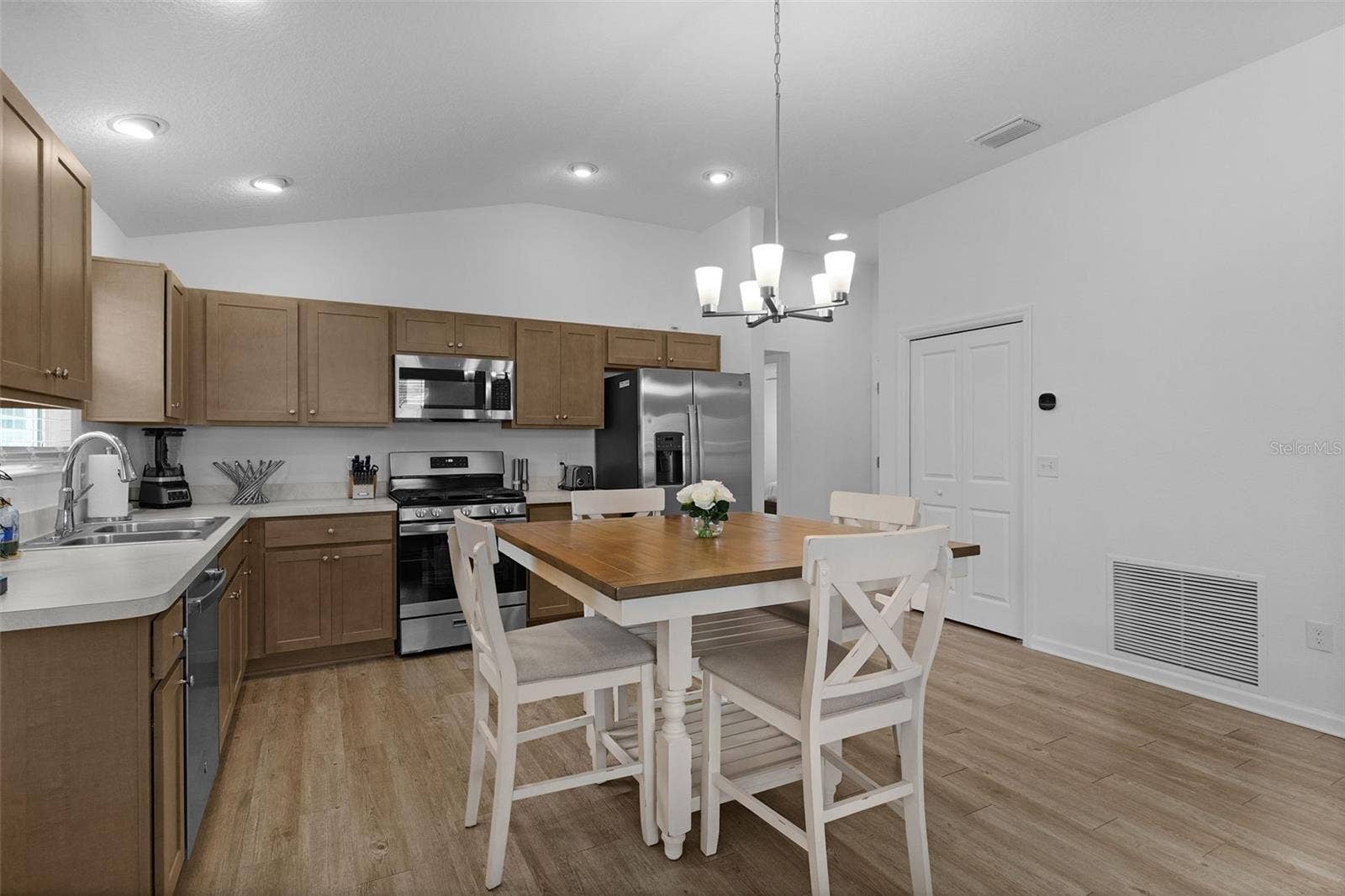 1926 HUX COURT, The Villages, FL 34762 1926 HUX COURT, The Villages, FL 34762