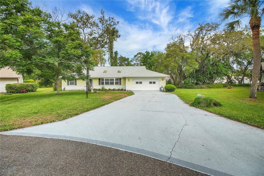 Property photo for 335 RIVER GLASS COURT, Leesburg, FL