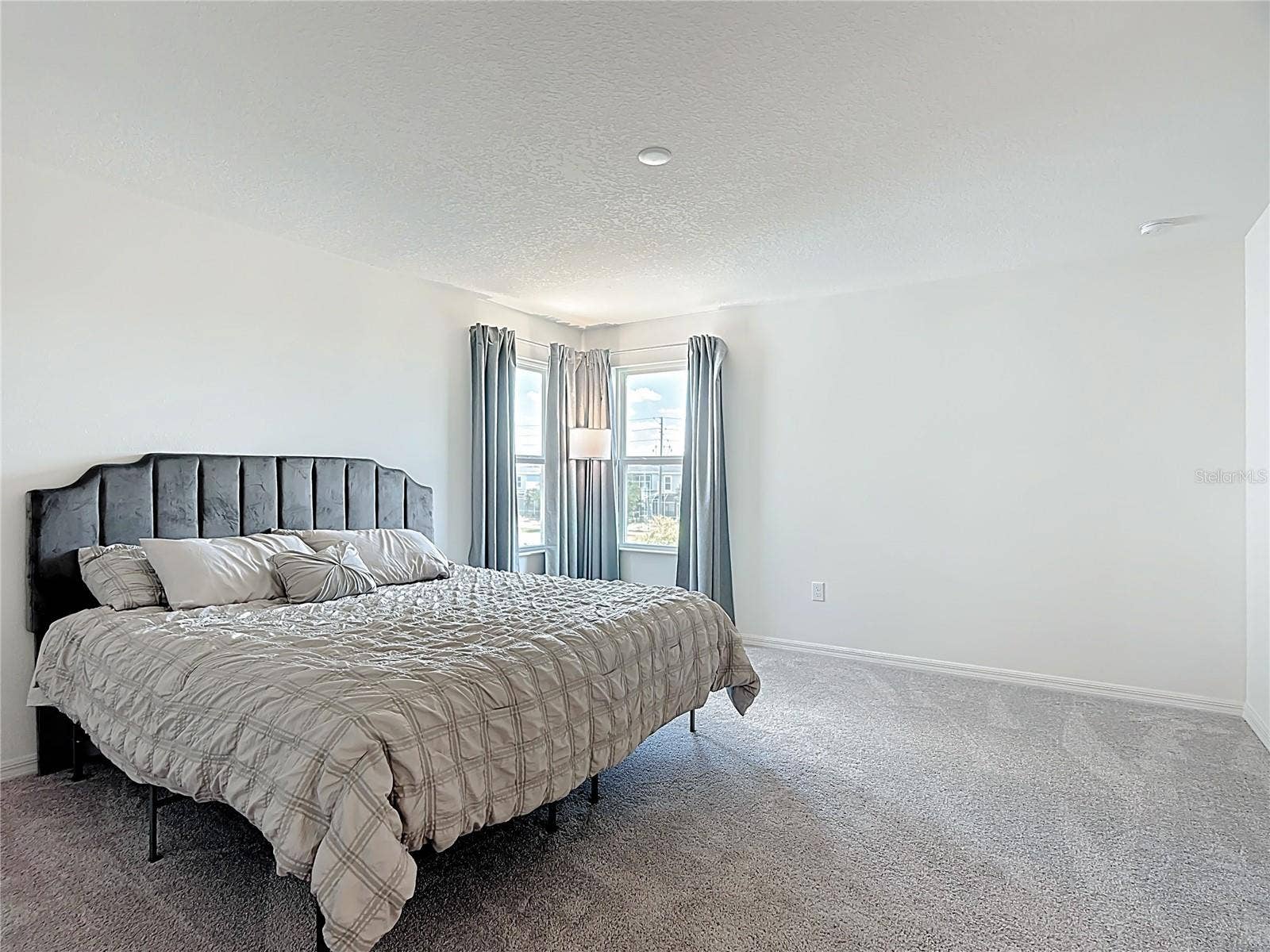 795 OVERPOOL AVENUE, Davenport, FL 33896 Oversized owner's suite