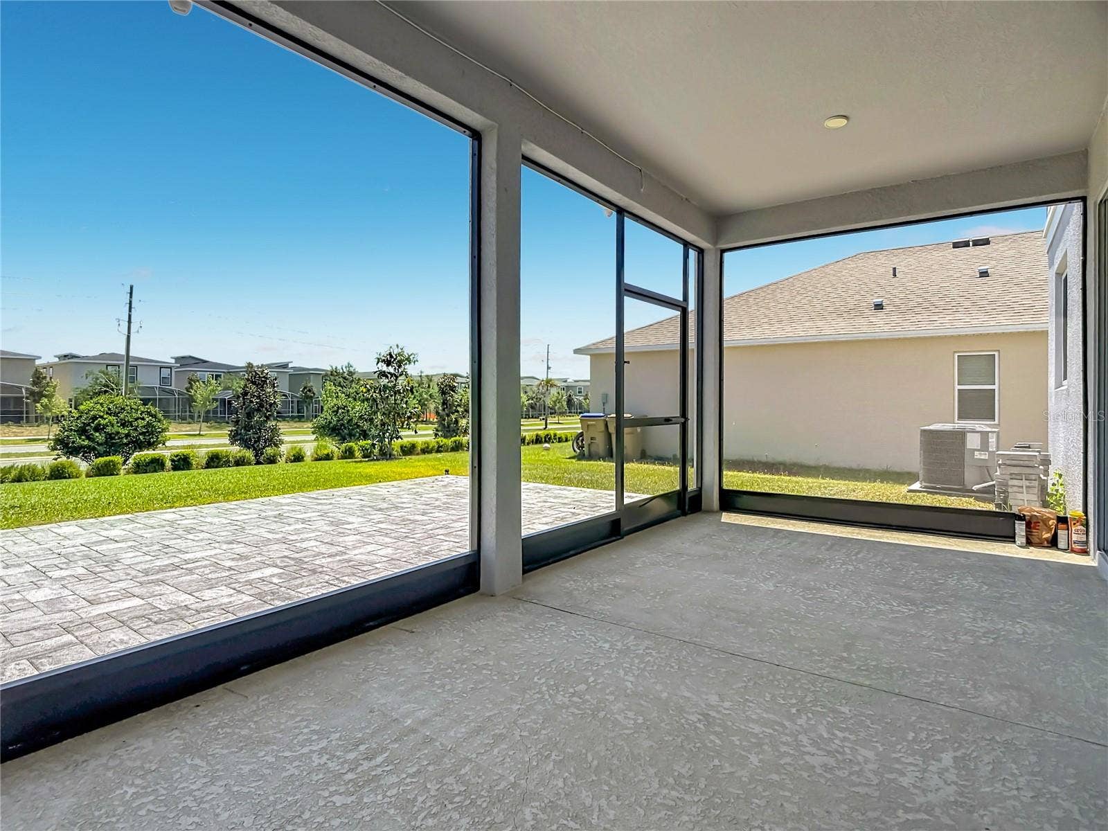 795 OVERPOOL AVENUE, Davenport, FL 33896 Extended and Screened Covered Lanai